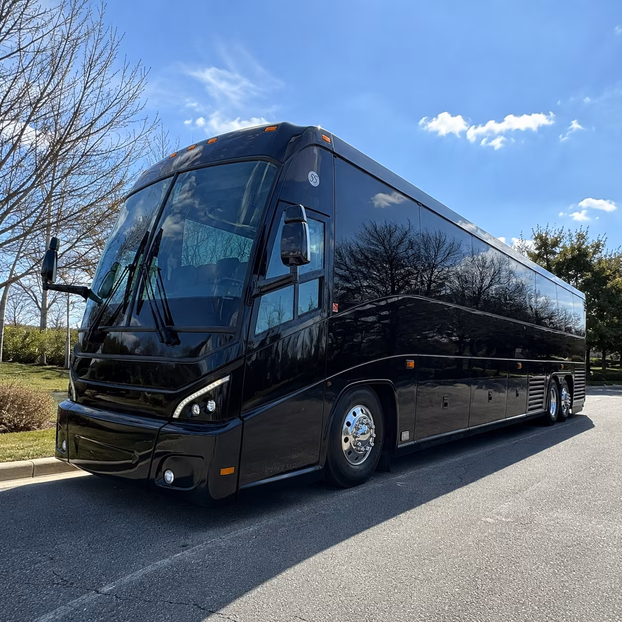 employee parking shuttle buses for raleigh events and peak demand periods