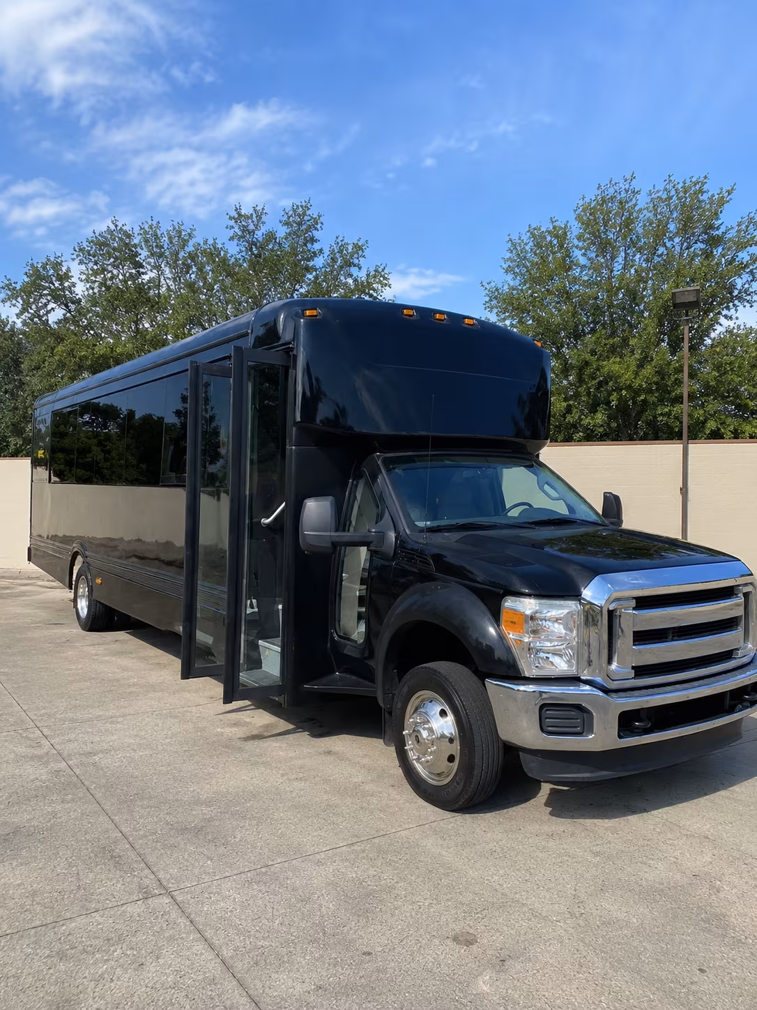 raleigh 20 passenger party bus