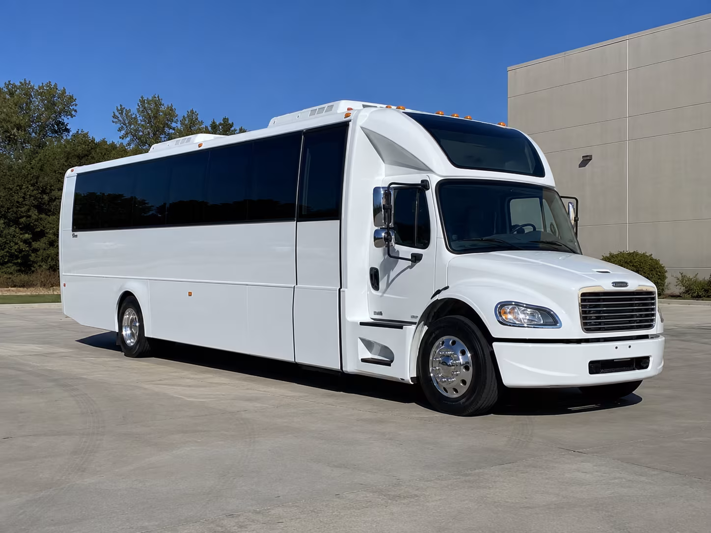 raleigh 28 passenger party bus